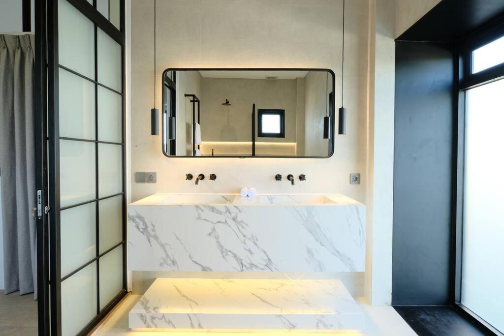 Manresa Bali 3 *